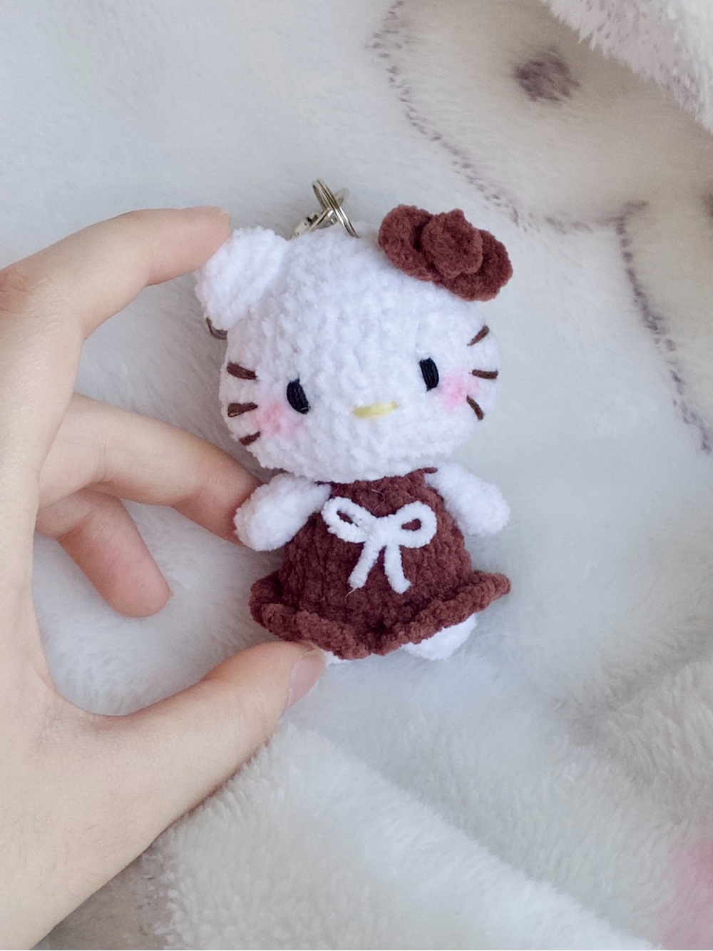 Crochet Hello Kitty Fall Keychain - Picture 2 of 7